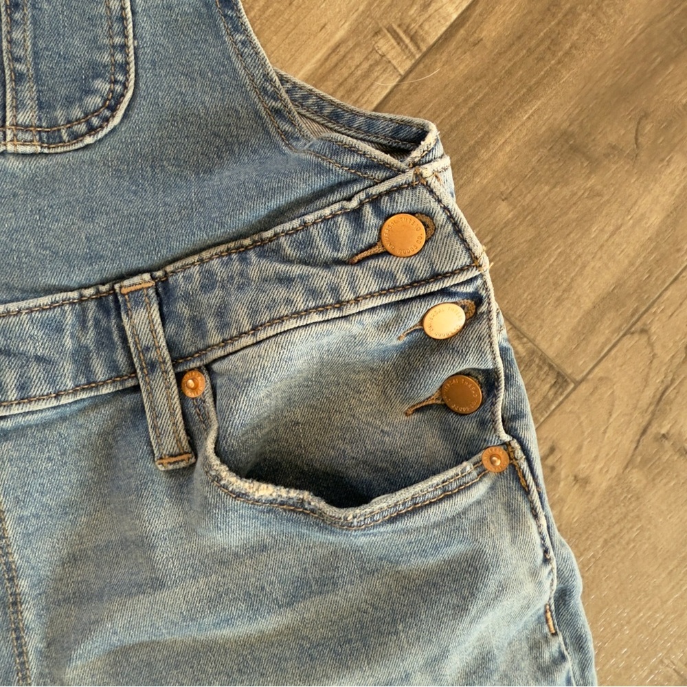 Universal Thread Denim Cropped Overalls Size 8/29 - image 4